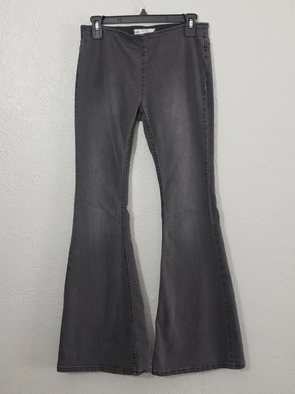 Free People Gummy Pull On Flare Leg Jeans Washed Black Low Rise Womens 26 S